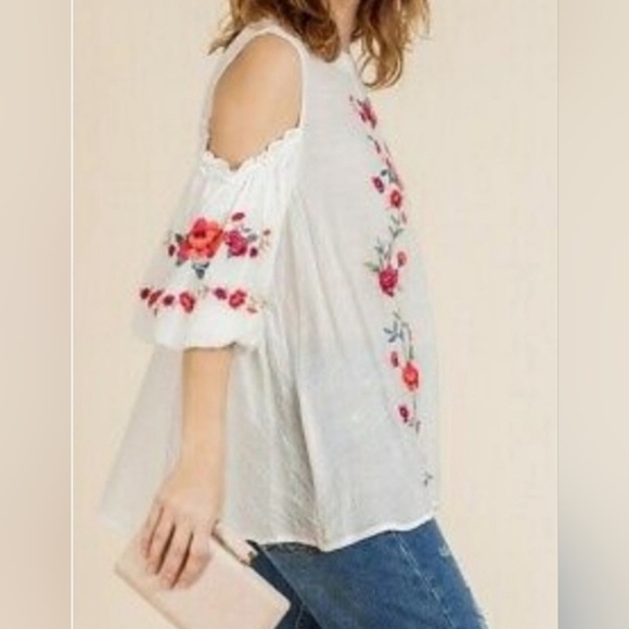 Umgee cold shoulder Embroidered top. - Picture 3 of 13